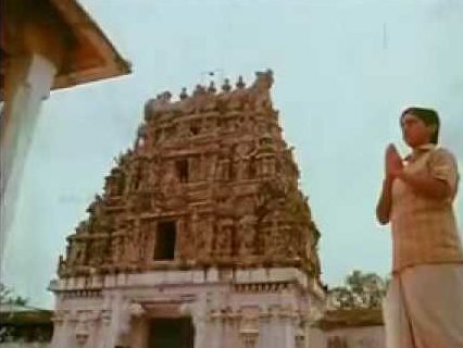 Akkam Pakkam Parada