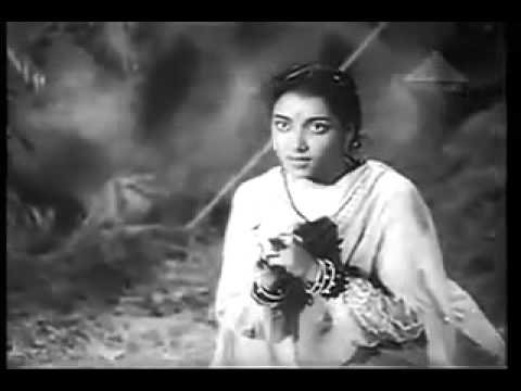 Amuthai Pozhiyum Nilave