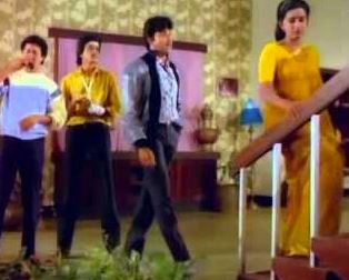 Andavanai Paarkanum Avanukku