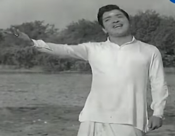 Ennai Paarthu Sirikiraalae