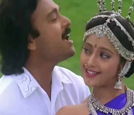 Mundhaanai Saelai