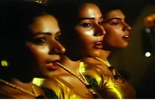 Paattu Engae