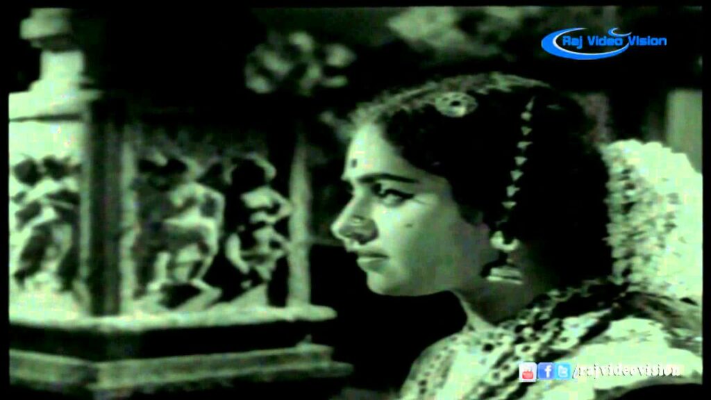 Ulagamellam Padaichavale