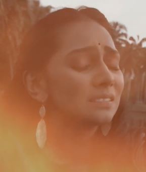 Vizhi Oram
